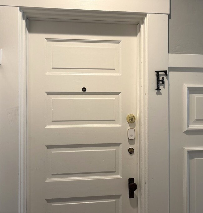 Building Photo - 525 Hamilton Ave