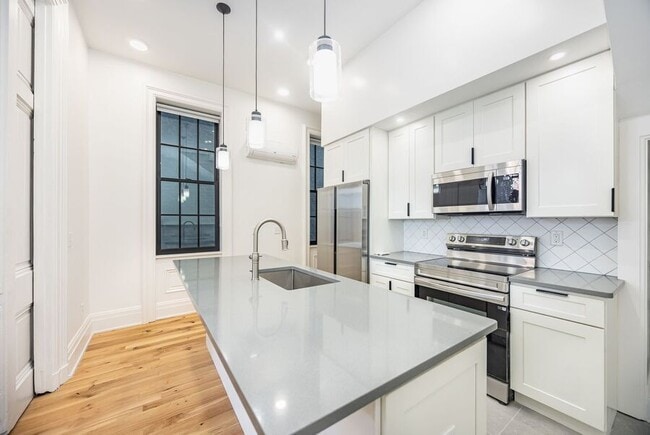 Photo - 1121 Dayton St Apartment