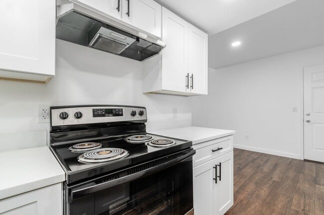 Building Photo - 45 Governor Pl