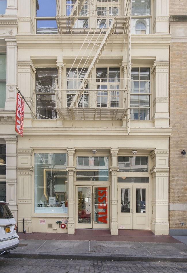 Building Photo - 130 Greene St