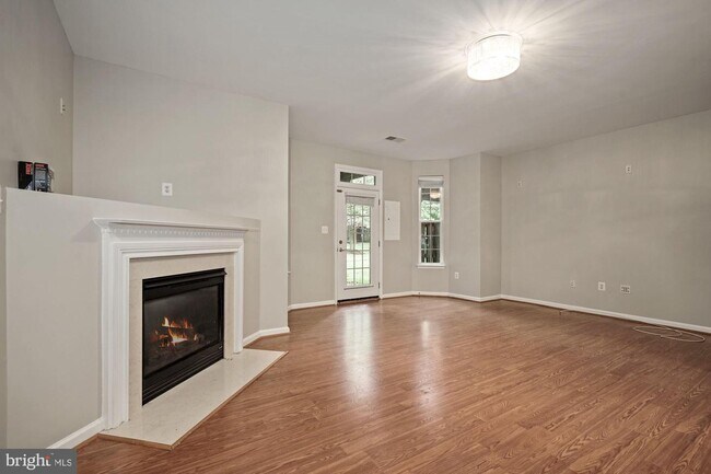 Building Photo - 4529 English Holly Dr