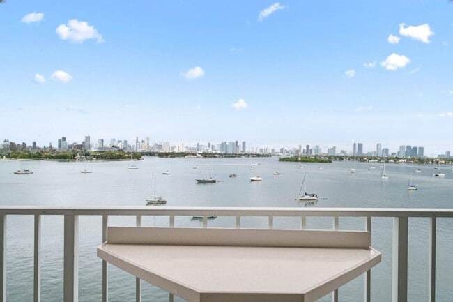 Foto del edificio - 1228 West Ave