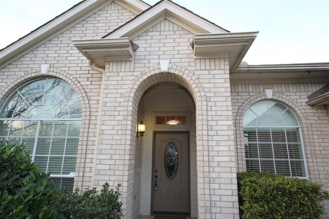 Building Photo - 10234 Wildwood Park Ln