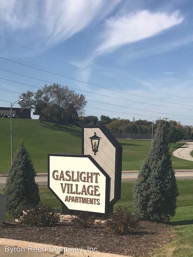 Primary Photo - 502 Gaslight Ln