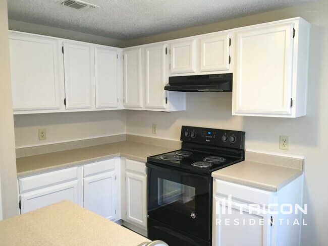 Foto del edificio - 3813 Big Leaf Ln