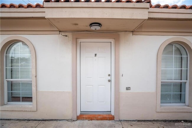 Building Photo - 604 Buena Vista Dr