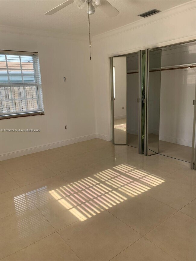 Foto del edificio - 1130 SW 73rd Ave