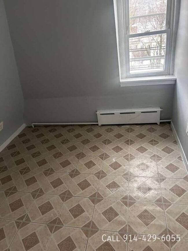 Building Photo - 44 Vineyard Ave