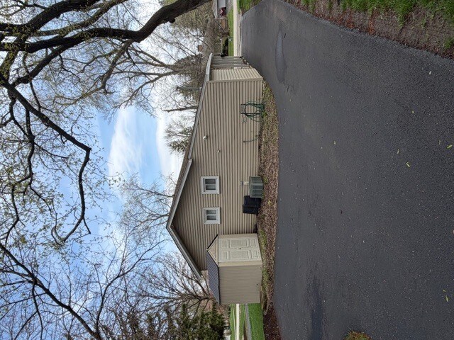 Foto del edificio - 5938 Dunham Rd