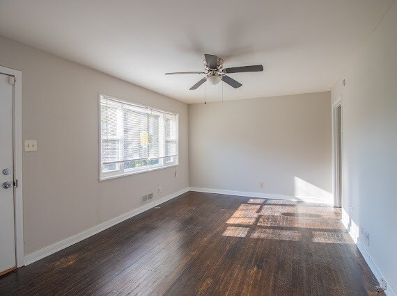 Foto del edificio - 9877 Redcliff Rd