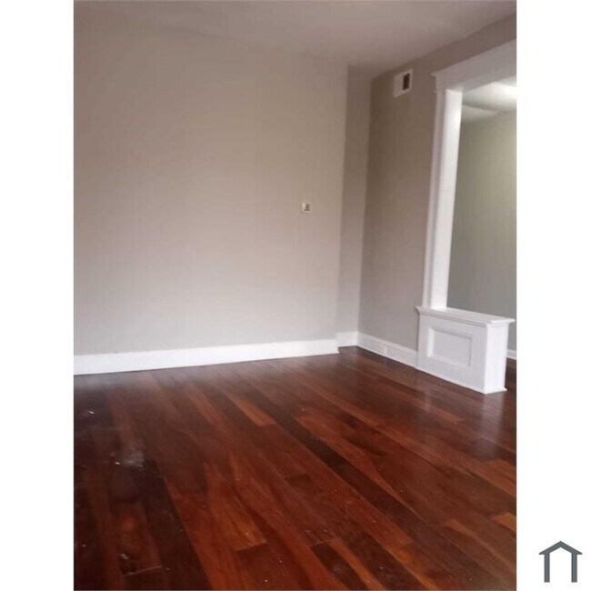 Photo - 600 Linnard St House