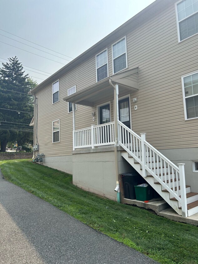 443 2nd Ave Unit 2nd floor B, Royersford, PA 19468 Apartments in