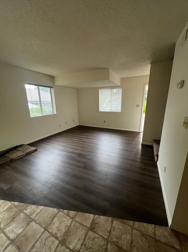 Building Photo - $2,125 - 3 Bedroom/1.5 Bath and Backyard. ...