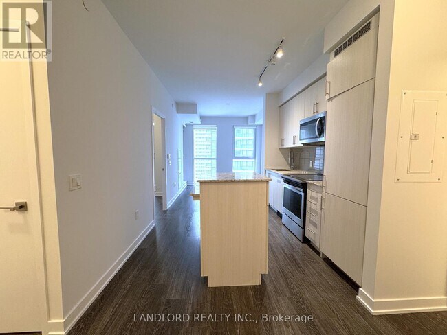 Building Photo - 4055 Parkside Village Dr