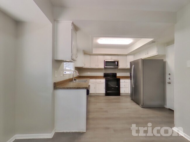 Foto del edificio - 11519 Perry Rd