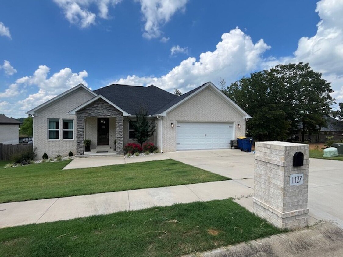 Foto principal - Beautiful 3 Bedroom 2.5 Bathroom located i...