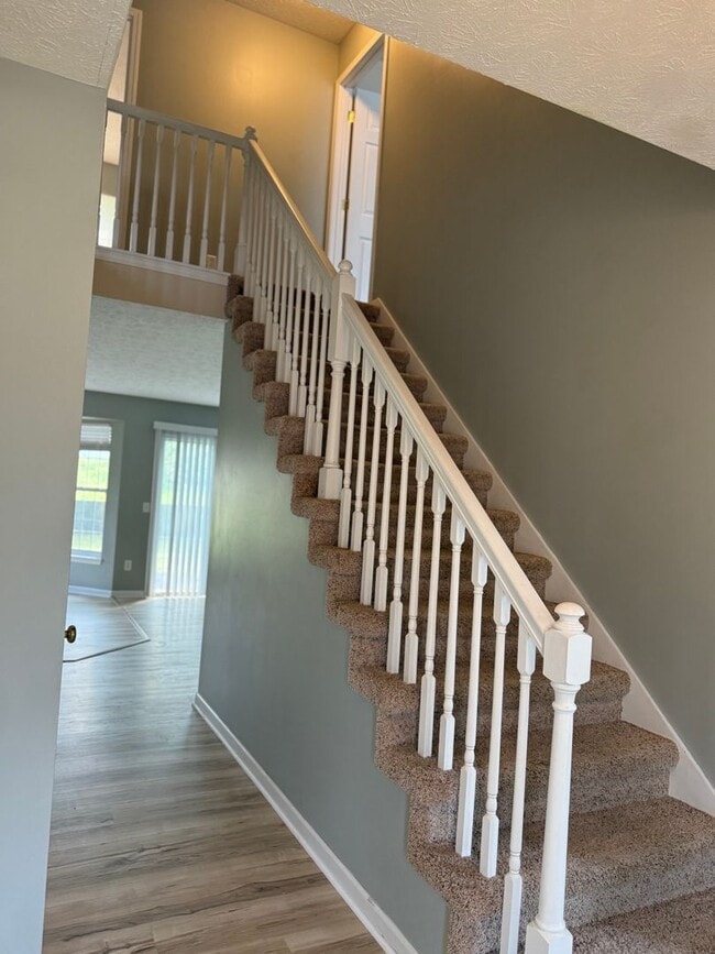 Building Photo - Spacious 4 Bed, 2.5 Bath Home in Woodgate