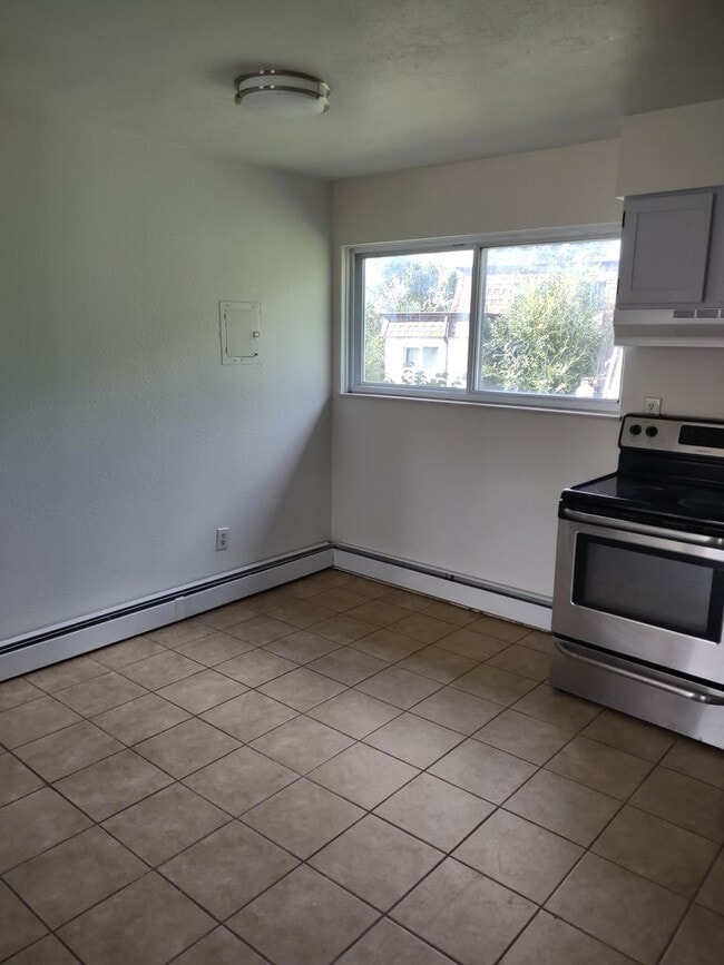 Building Photo - 1450 Nokomis Dr