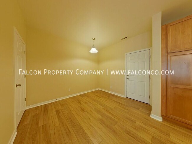 Foto del edificio - 4133 Hogback Point