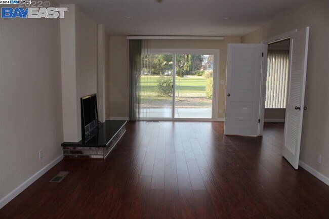 Foto del edificio - 9460 Cherry Hills Ln
