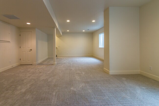Building Photo - 762 Snowy Plain Road
