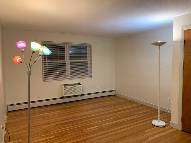 living/dining - 37 Montvale Ave