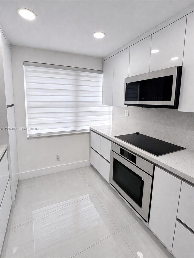 Foto del edificio - 6901 Cypress Rd