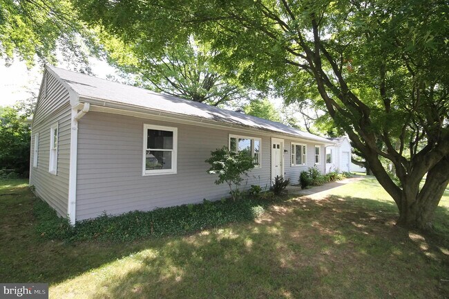 Exterior - 117 Manor Rd