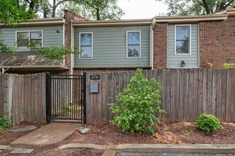 Building Photo - 676 Hotchkiss Ln