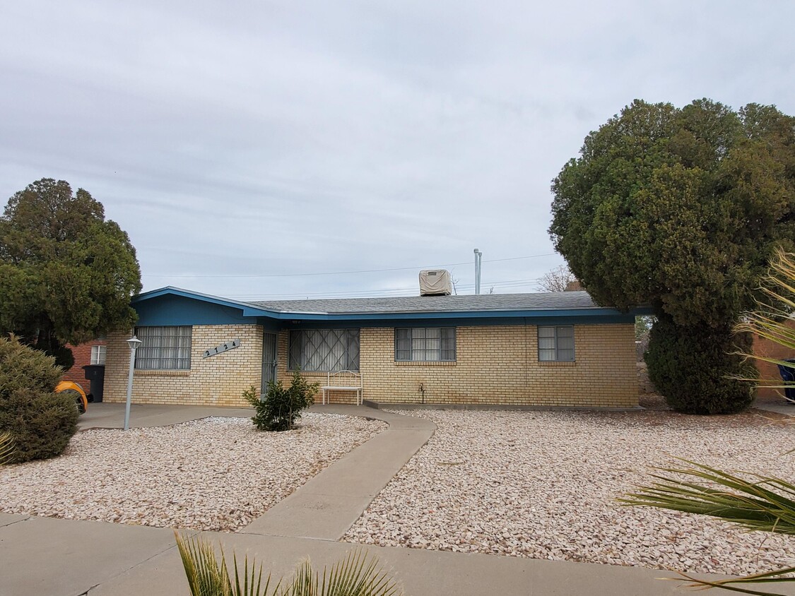 Primary Photo - 2724 Dunoon Dr