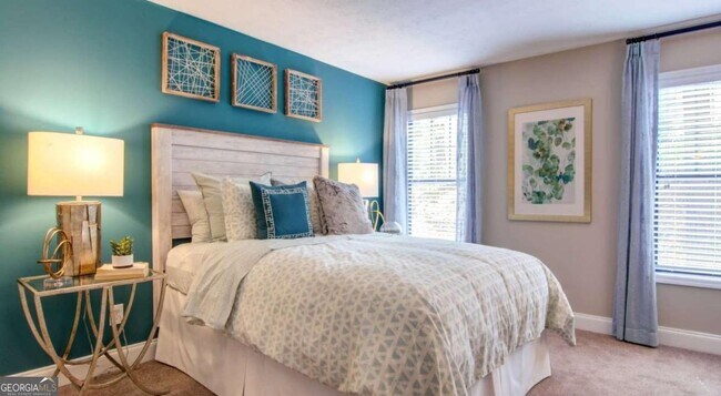 Foto del edificio - 100 Pinhurst Dr