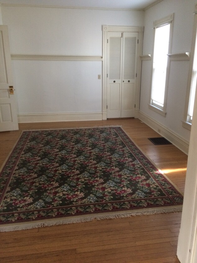 Primary Photo - 145 N Glenwood Ave