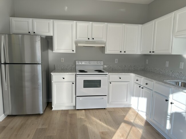 Building Photo - 4008 Charleston Park Dr