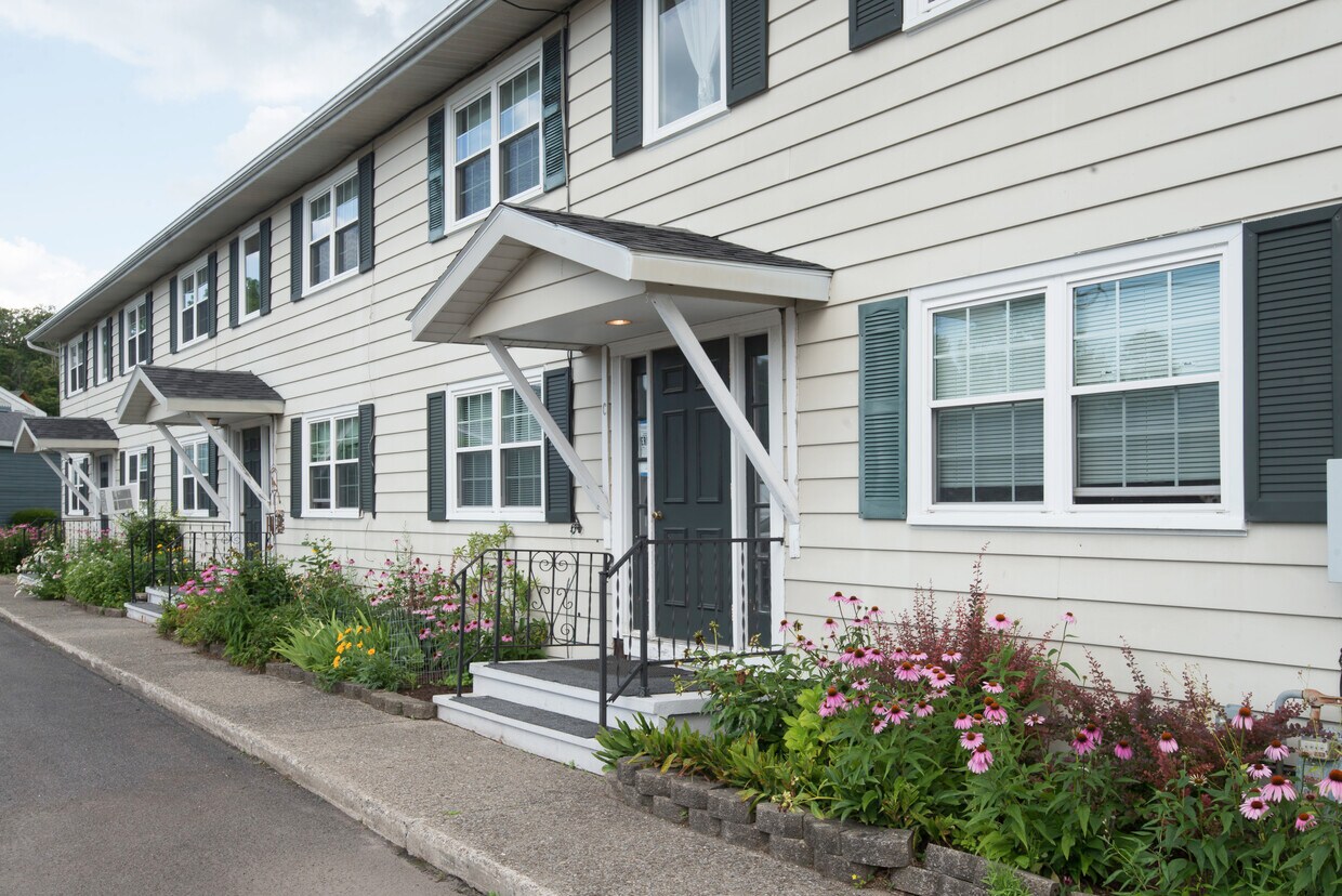 22 Fennell St Unit 5, Skaneateles, NY 13152 Apartments in Skaneateles