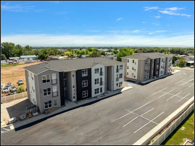 Building Photo - Denali Park Apartments