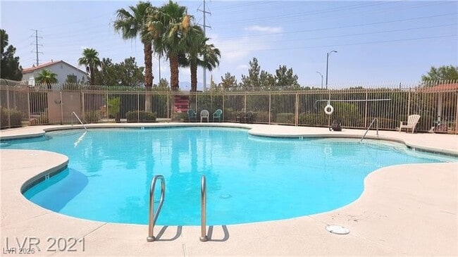 Foto del edificio - 7259 Cestrum Rd