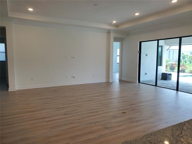 Building Photo - 4938 Kiva Cir