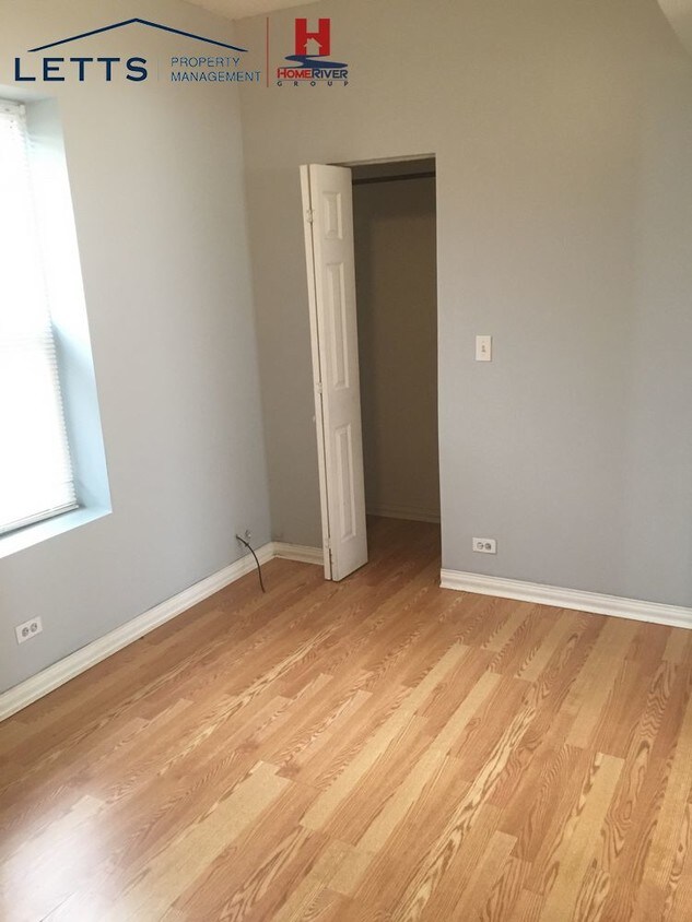 Primary Photo - Beautiful 2 Bedroom Apartment Available Now
