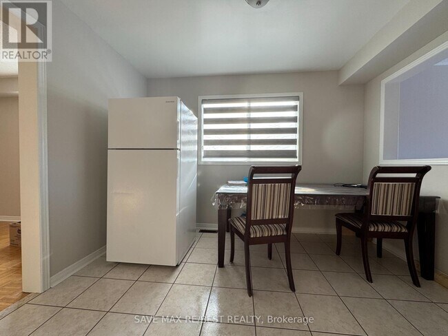 Building Photo - 48 Zia Dodda Crescent