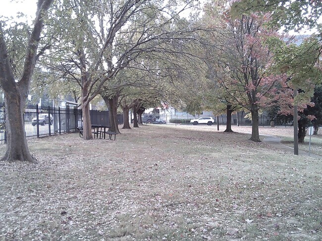 Foto del edificio - 444 Highland Ave NE