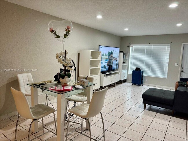Foto del edificio - 260 SW 8th Ave