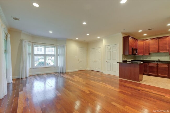 Building Photo - 115 Pond View Dr