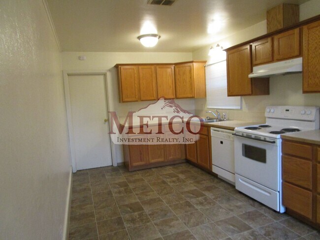 Building Photo - 01605