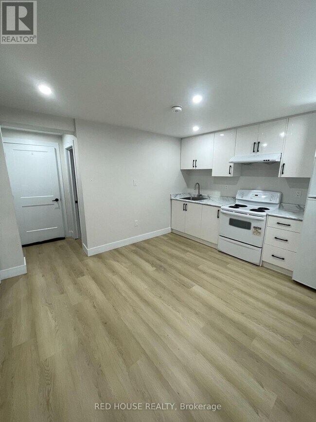 Photo du bâtiment - 323 Huntsmill Blvd