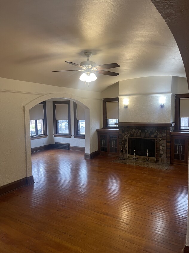 Living Room - 4218 N 16th St