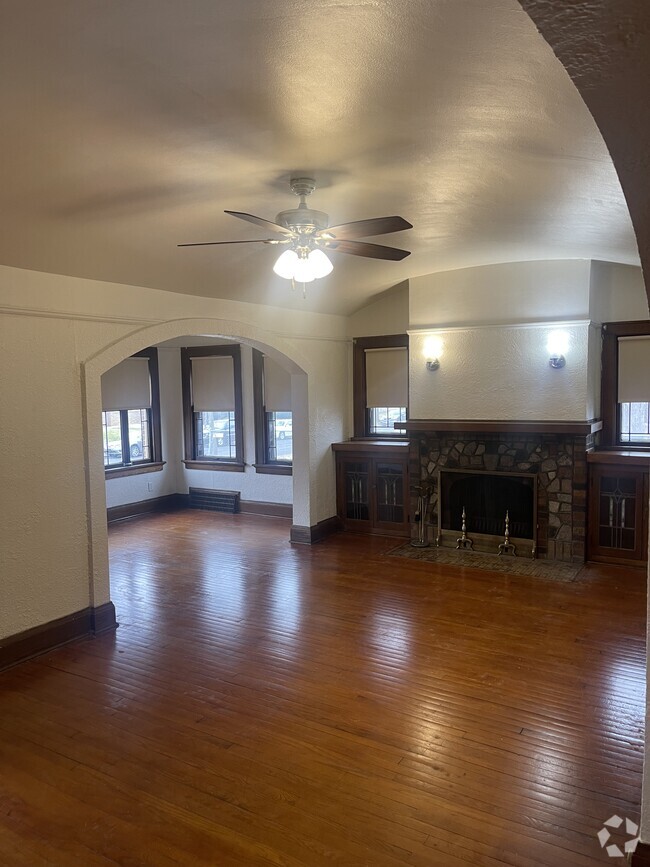 Living Room - 4218 N 16th St