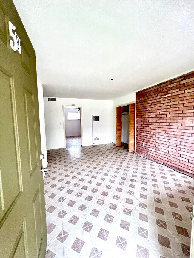 Building Photo - 3834 Glen Arbor Dr