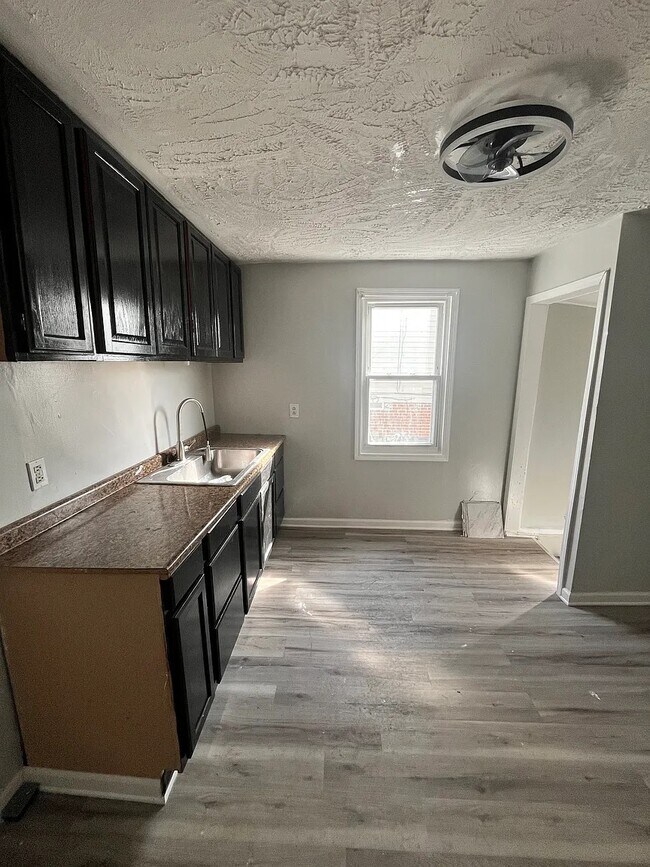 Foto del edificio - 4679 E 144th St