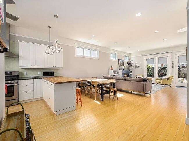 Building Photo - 3 Bedroom UNFURNISHED House in Oakland
