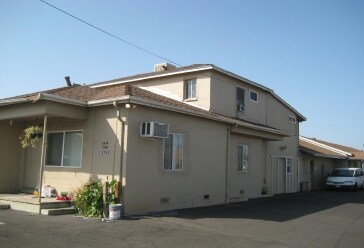 Building Photo - 5702 Lindhurst Ave